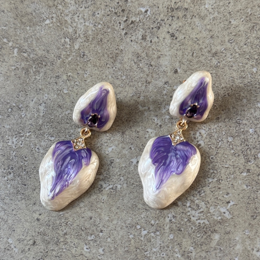 💖4/$30 NEW Purple and Cream enamel Earrings